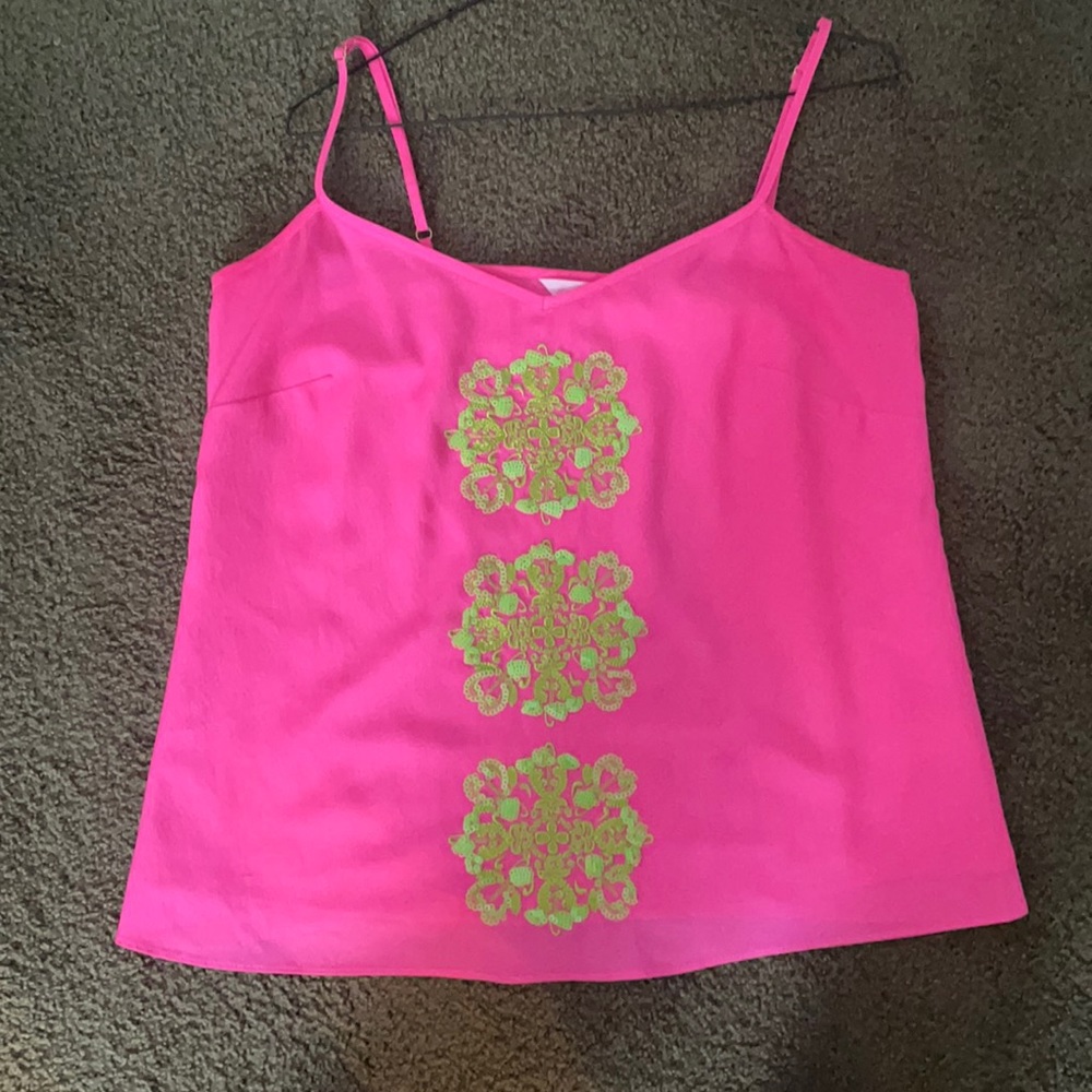 Gorgeous Lilly Pulitzer top! 💗 size small